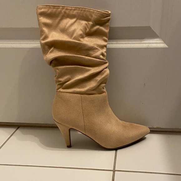 Dream Pairs Tan Heeled Boots - Picture 3 of 3